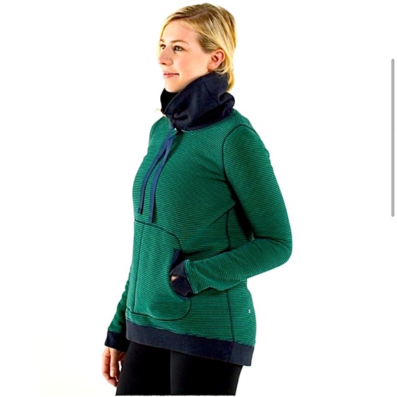 lululemon athletica Tops - Lululemon Avenue Pullover navy and green striped Size 8